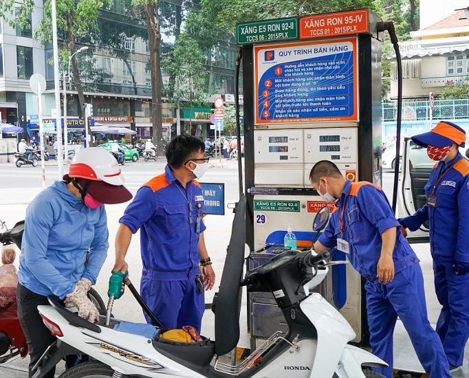 Giá xăng dầu đồng loạt giảm trong ngày 23/10/2025