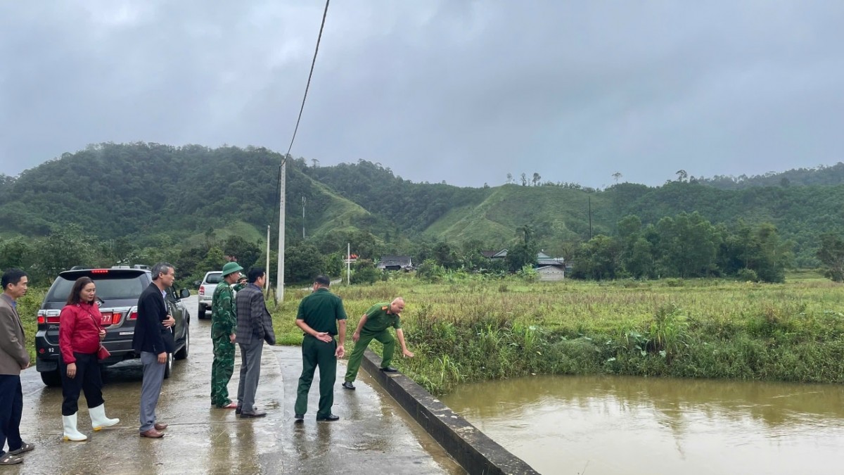 Tp. Huế: Diễn biến thời tiết phức tạp, nhiều nơi bị ngập lụt, giao thông chia cắt
