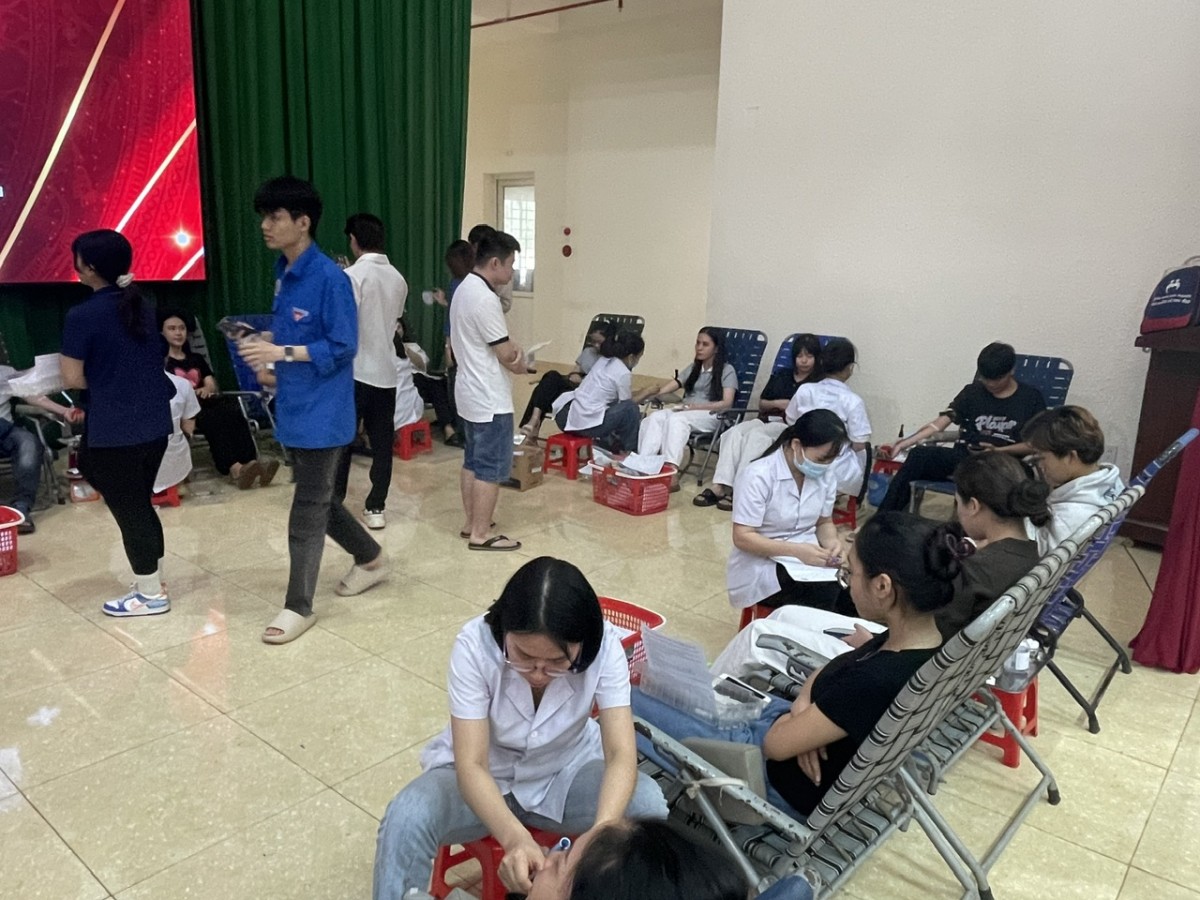 Chung tay hiến máu, lan tỏa yêu thương tại Đắk Lắk Chung tay hiến máu, lan tỏa yêu thương tại Đắk Lắk