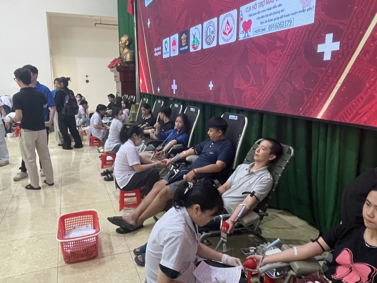 Chung tay hiến máu, lan tỏa yêu thương tại Đắk Lắk Chung tay hiến máu, lan tỏa yêu thương tại Đắk Lắk