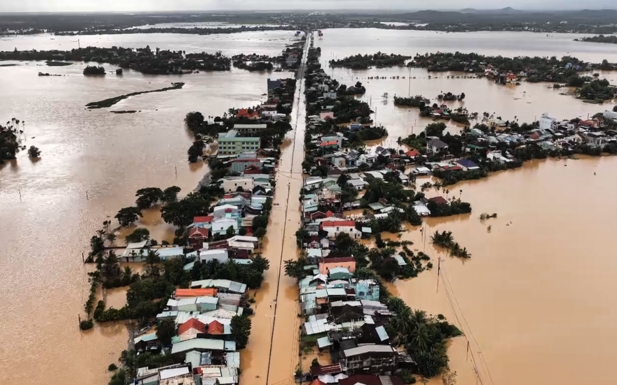 Đà Nẵng: Hơn 65.000 hộ dân ngập nước, hàng nghìn người buộc phải sơ tán khỏi vùng nguy hiểm Đà Nẵng: Hơn 65.000 hộ dân ngập nước, hàng nghìn người buộc phải sơ tán khỏi vùng nguy hiểm