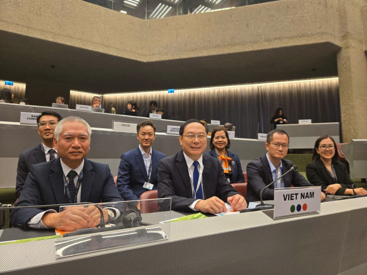 Hoàn thiện lộ trình cấm thuốc trừ sâu: Hướng tới nền nông nghiệp xanh, an toàn và bền vững Hoàn thiện lộ trình cấm thuốc trừ sâu: Hướng tới nền nông nghiệp xanh, an toàn và bền vững