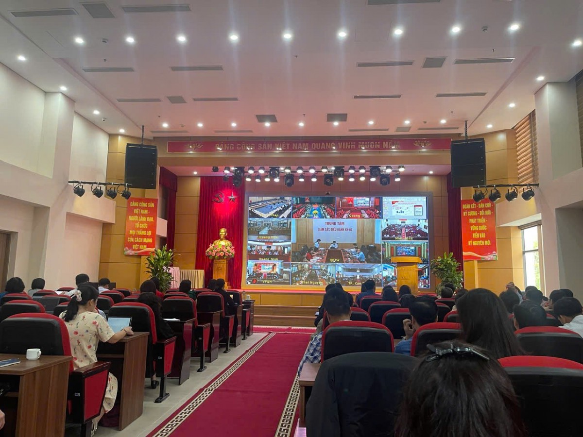 Chính thức triển khai Sổ tay đảng viên điện tử trên toàn quốc Chính thức triển khai Sổ tay đảng viên điện tử trên toàn quốc