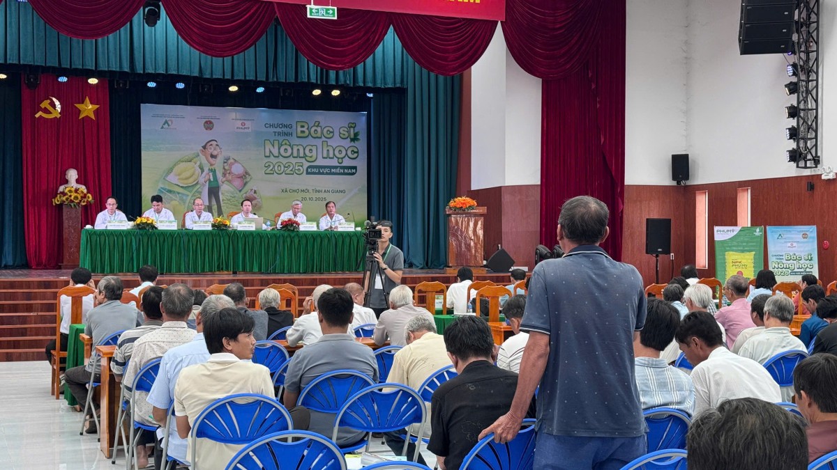 “Bác sỹ nông học” về với miền Tây mùa nước nổi: Khi khoa học sát cánh cùng đồng ruộng