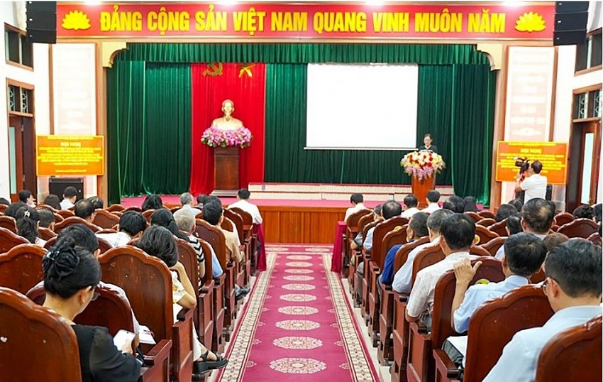 Hà Tĩnh: Đẩy nhanh tiến độ chiến dịch “90 ngày đêm làm giàu, làm sạch cơ sở dữ liệu đất đai” Hà Tĩnh: Đẩy nhanh tiến độ chiến dịch “90 ngày đêm làm giàu, làm sạch cơ sở dữ liệu đất đai”
