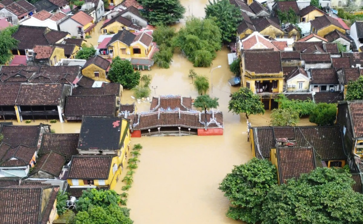 Đắk Lắk: Hỗ trợ khẩn cấp các tỉnh miền Trung 6 tỷ đồng Đắk Lắk: Hỗ trợ khẩn cấp các tỉnh miền Trung 6 tỷ đồng