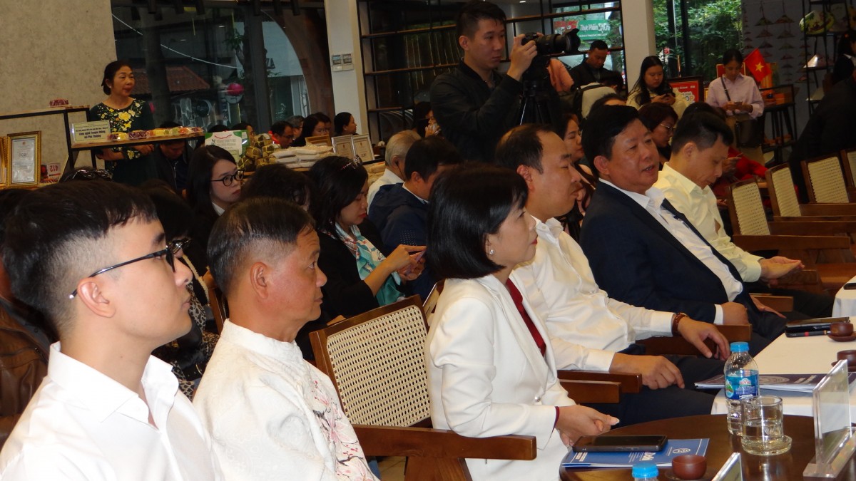 Làm thế nào để doanh nghiệp, HTX yên tâm sản xuất, người tiêu dùng tiếp cận được hàng thật? Làm thế nào để doanh nghiệp, HTX yên tâm sản xuất, người tiêu dùng tiếp cận được hàng thật?