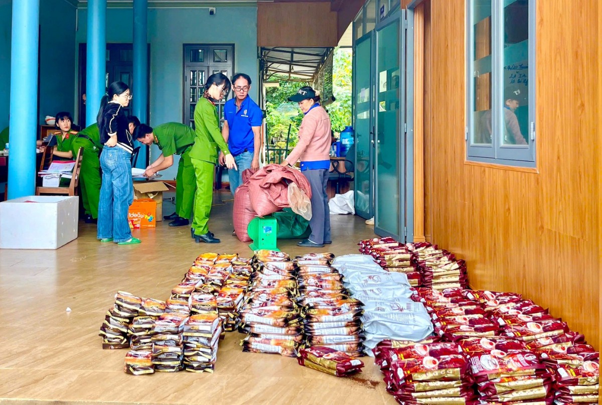 Vụ làm cà phê giả ở Gia Lai: Lượng cafein trong sản phẩm cà phê chỉ đạt 0,3% Vụ làm cà phê giả ở Gia Lai: Lượng cafein trong sản phẩm cà phê chỉ đạt 0,3%