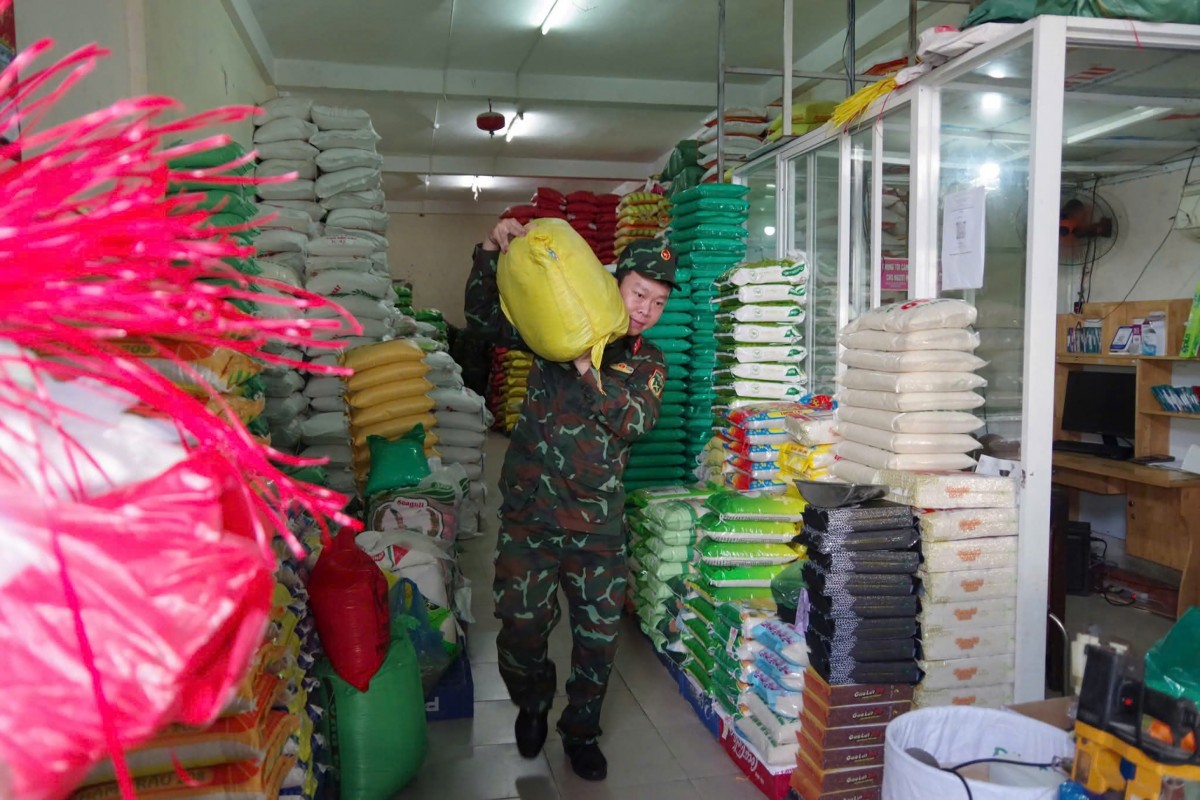 Đà Nẵng hỗ trợ 6 tấn gạo giúp dân vùng thiệt hại nặng nề sau mưa lũ Đà Nẵng hỗ trợ 6 tấn gạo giúp dân vùng thiệt hại nặng nề sau mưa lũ