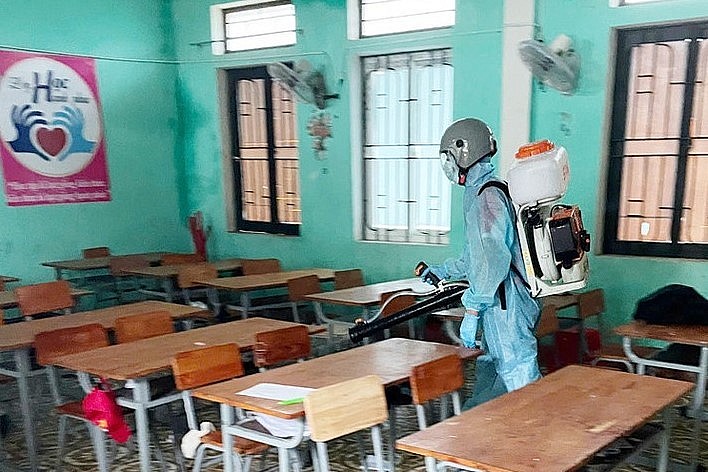 Hà Tĩnh: Vệ sinh môi trường sau khi lũ rút