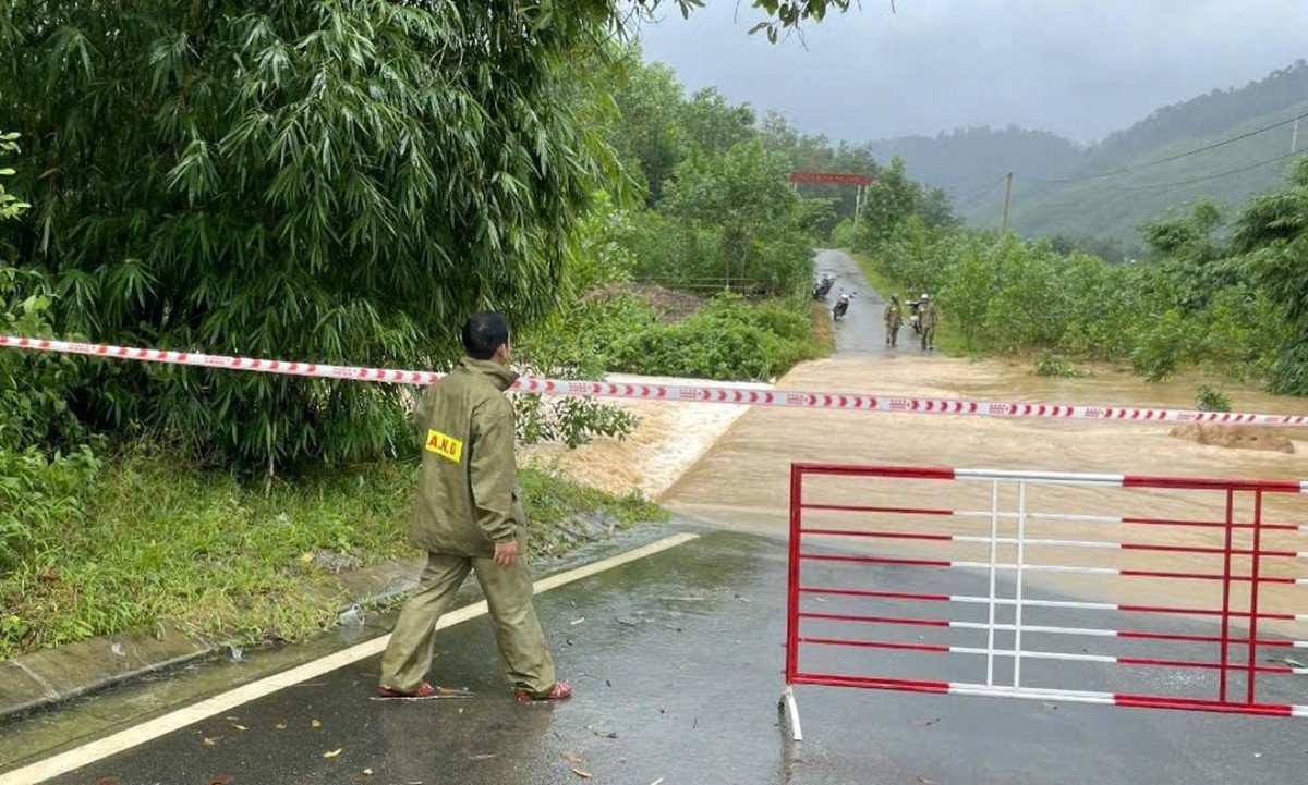 Công an Tp. Huế vững sáng niềm tin với Nhân dân trong gian khó