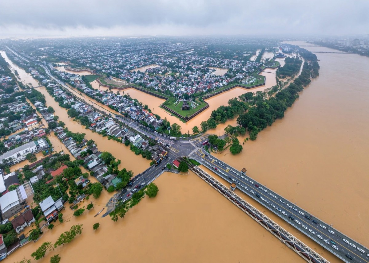 Bão Kalmaegi hướng vào Biển Đông và ven biển miền Trung với gió giật cấp 17
