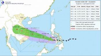 Bão Kalmaegi hướng vào Biển Đông và ven biển miền Trung với gió giật cấp 17