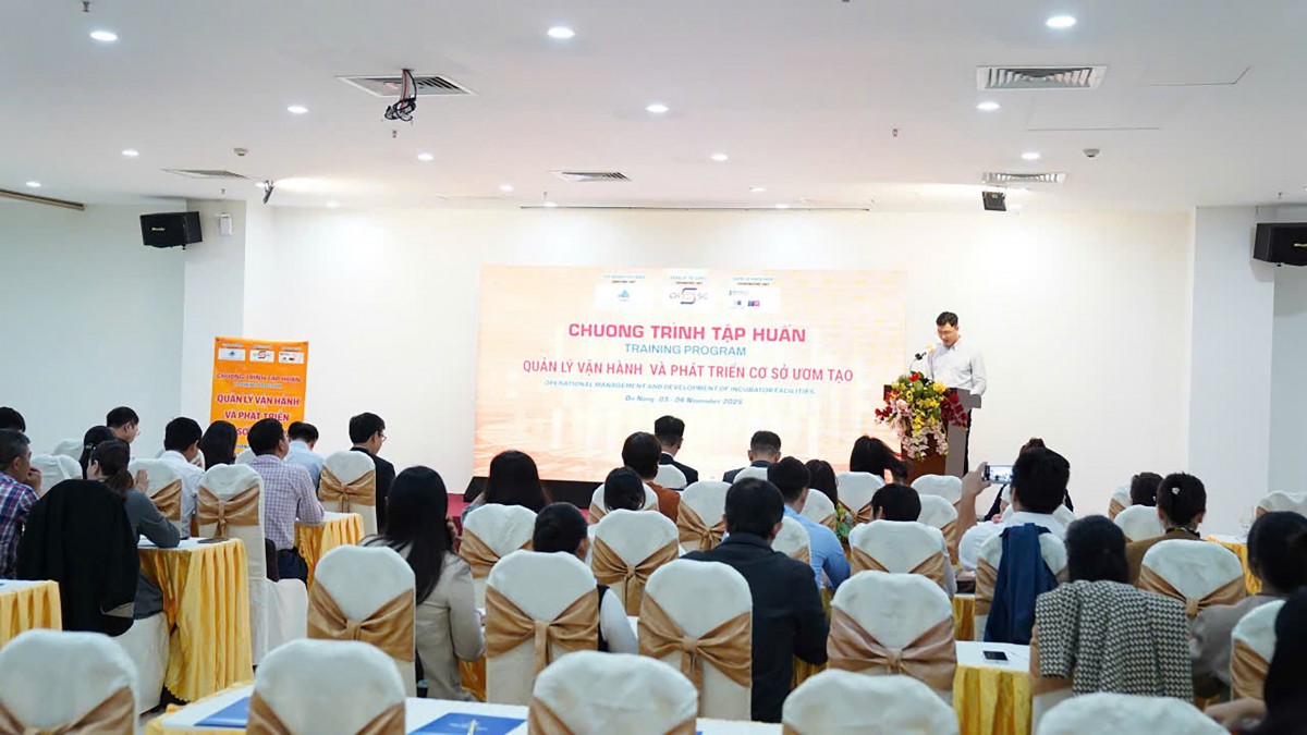 Chương trình tập huấn “Quản lý vận hành và phát triển cơ sở ươm tạo”