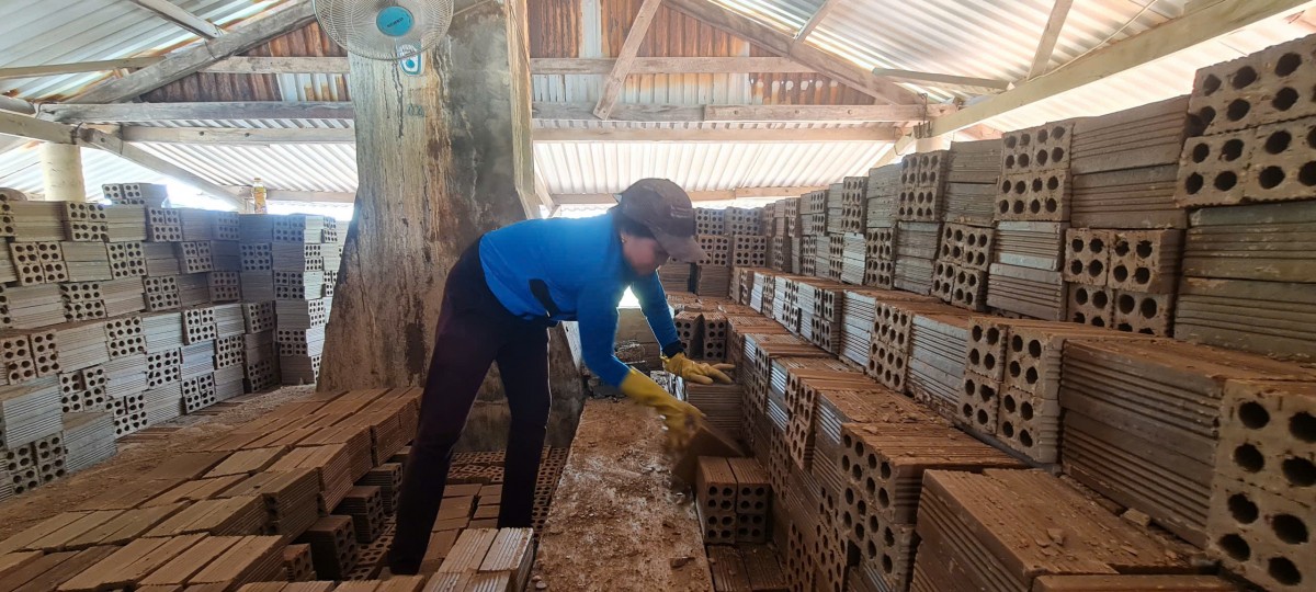 Đắk Lắk: Hàng trăm lao động lo lắng mất việc trước thông tin “xóa sổ” các lò gạch