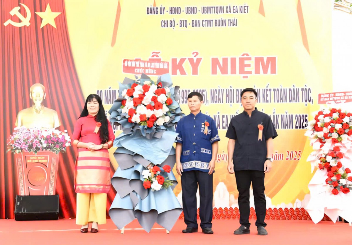 Buôn Thái tổ chức ngày hội Đại đoàn kết toàn dân tộc và Lễ hội Mừng lúa mới năm 2025