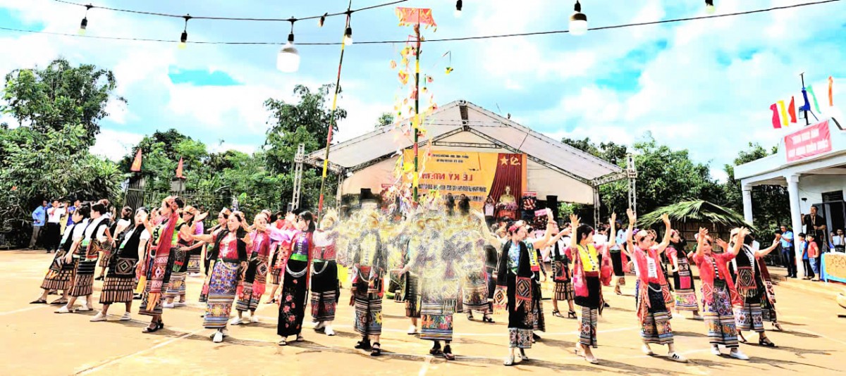 Buôn Thái tổ chức ngày hội Đại đoàn kết toàn dân tộc và Lễ hội Mừng lúa mới năm 2025
