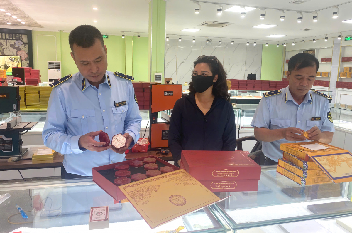 Liên tiếp phát hiện và thu giữ số lượng lớn hàng hóa không rõ nguồn gốc tại Quảng Ninh