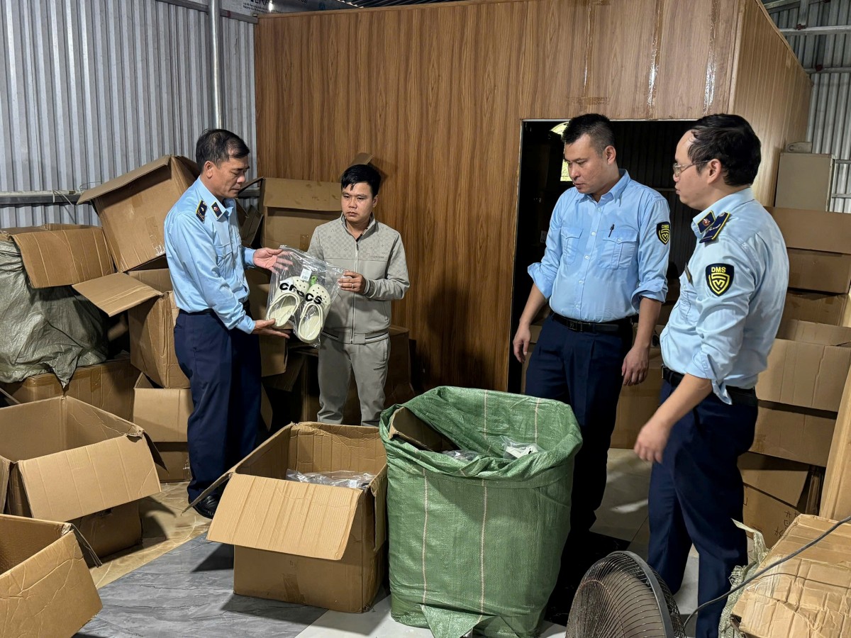 Liên tiếp phát hiện và thu giữ số lượng lớn hàng hóa không rõ nguồn gốc tại Quảng Ninh