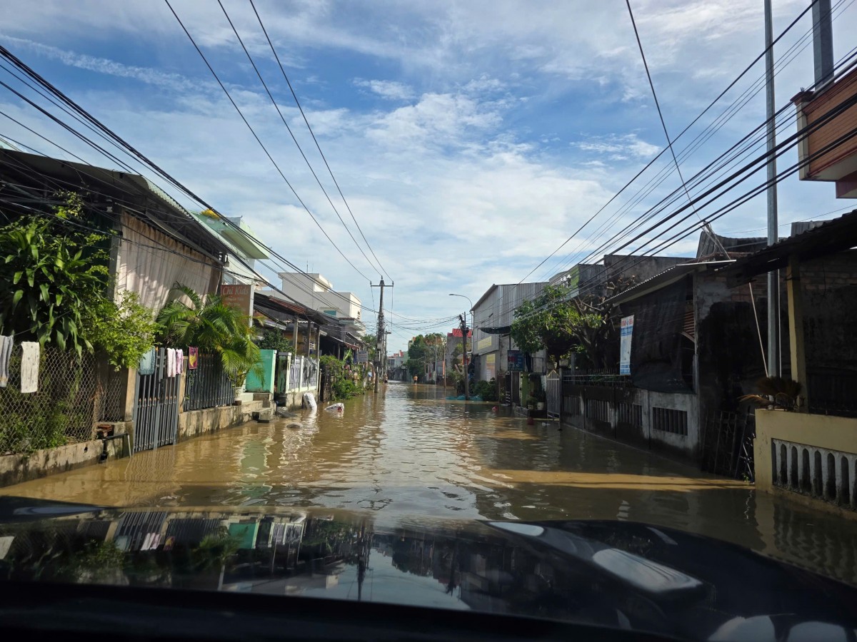 Đắk Lắk: Ba người chết, hàng trăm ngôi nhà hư hại do bão số 13