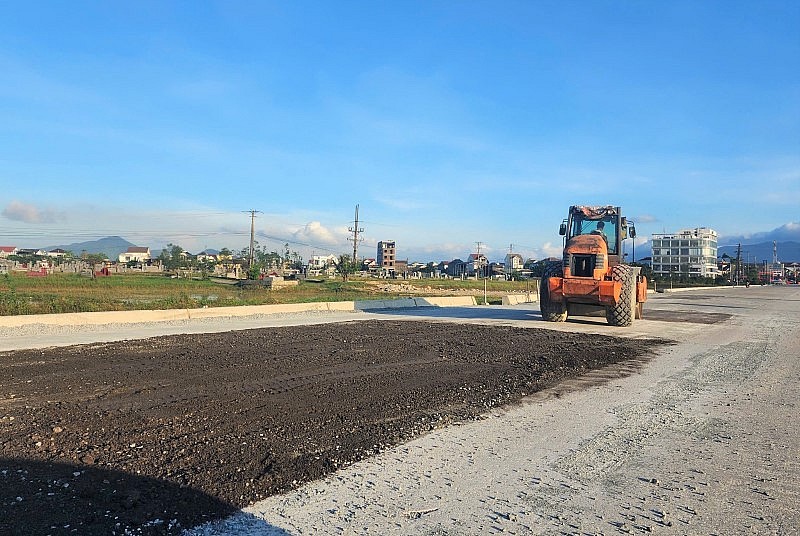 Khẩn trương thi công nâng cấp quốc lộ 1 qua Hà Tĩnh sau lũ