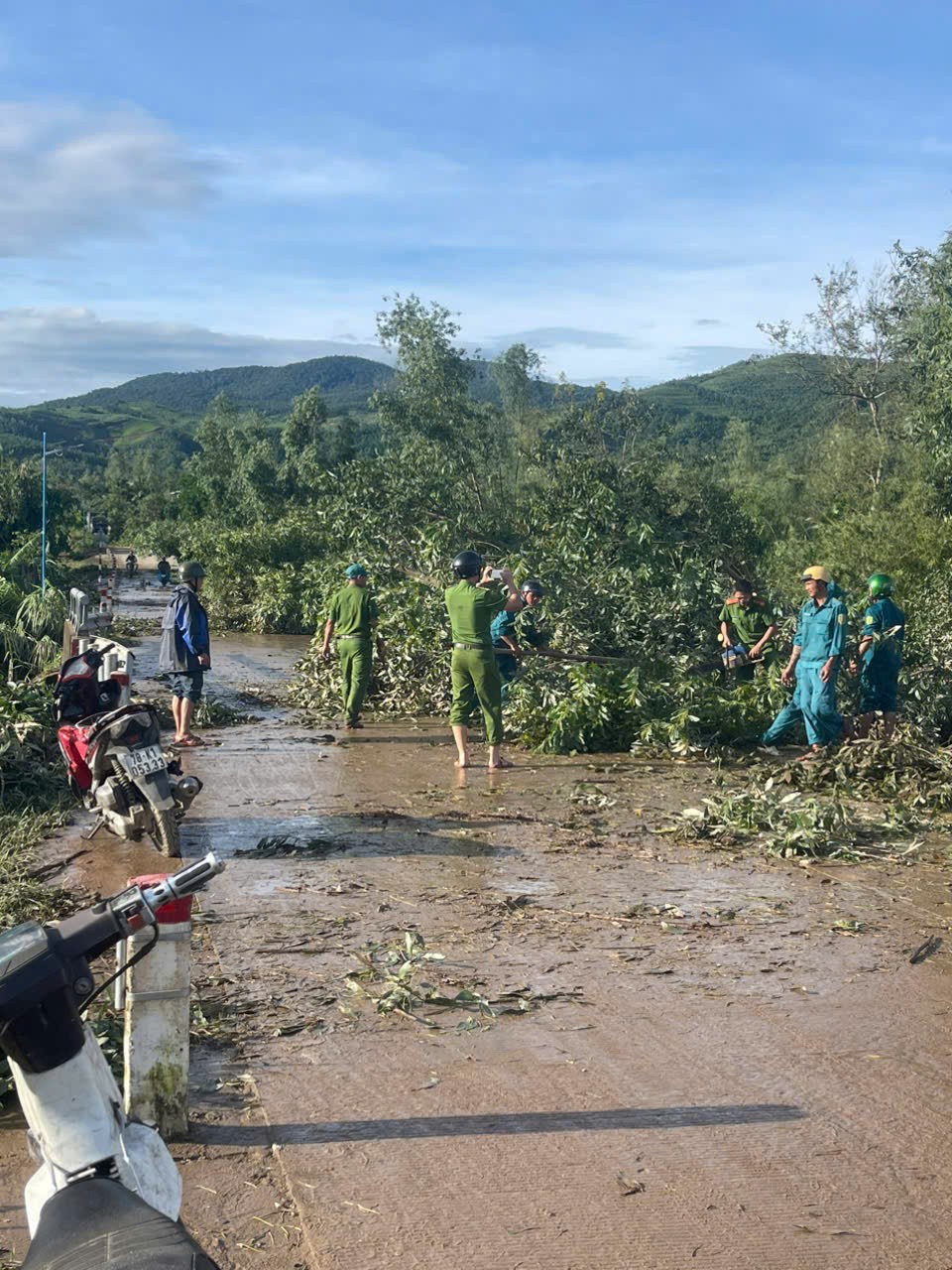 Đắk Lắk: Xã Phú Mỡ kiên cường khắc phục hậu quả bão số 13
