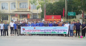 Huế: Hàng nghìn người dân tham gia "Ngày Chủ nhật Xanh" vệ sich môi trường sau mưa lũ