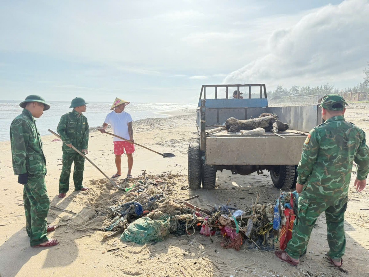 Huế: Hàng nghìn người dân tham gia Huế: Hàng nghìn người dân tham gia