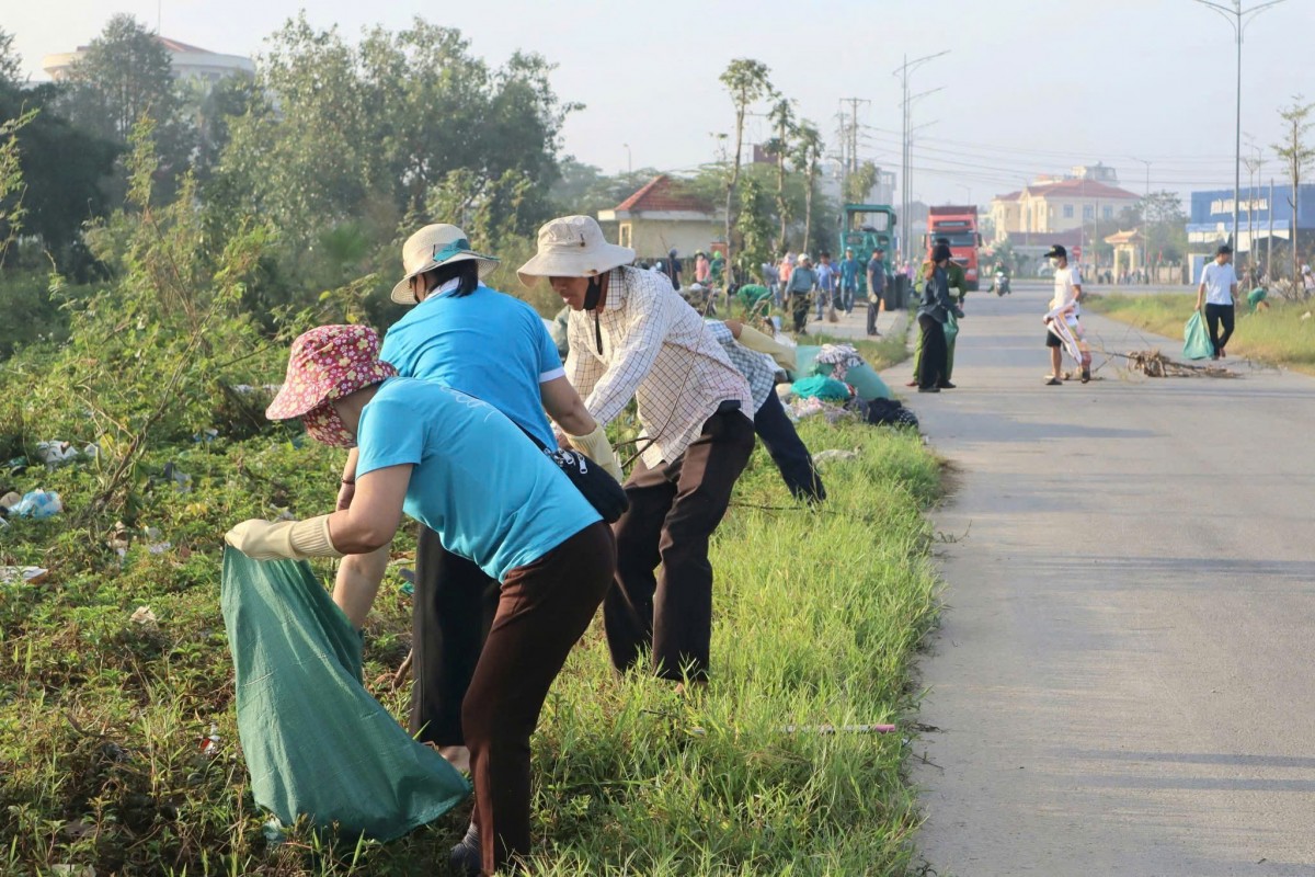 Huế: Hàng nghìn người dân tham gia Huế: Hàng nghìn người dân tham gia