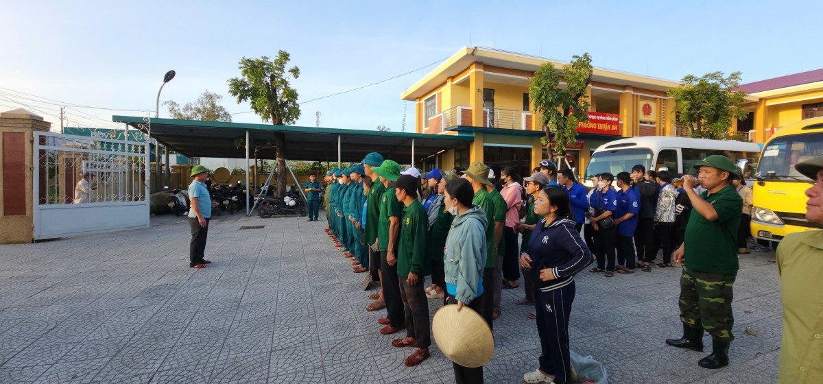 Huế: Hàng nghìn người dân tham gia Huế: Hàng nghìn người dân tham gia