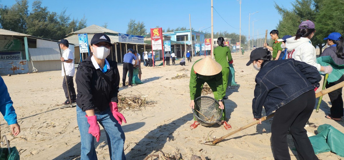 Huế: Hàng nghìn người dân tham gia Huế: Hàng nghìn người dân tham gia