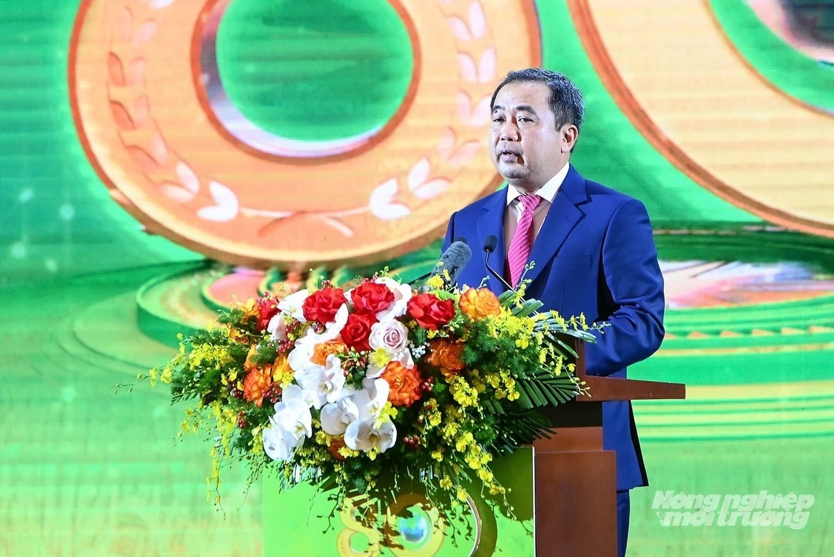 Long trọng tổ chức Lễ kỷ niệm 80 năm Ngành Nông nghiệp và Môi trường và đón nhận Huân chương Lao động hạng Nhất