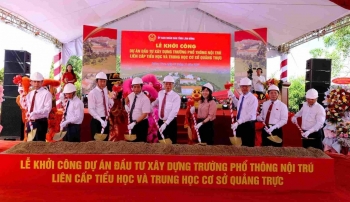 Lâm Đồng: Tặng Bằng khen cho xã Quảng Trực trong việc bàn giao mặt bằng trước thời hạn để thi công Trường Nội trú biên giới