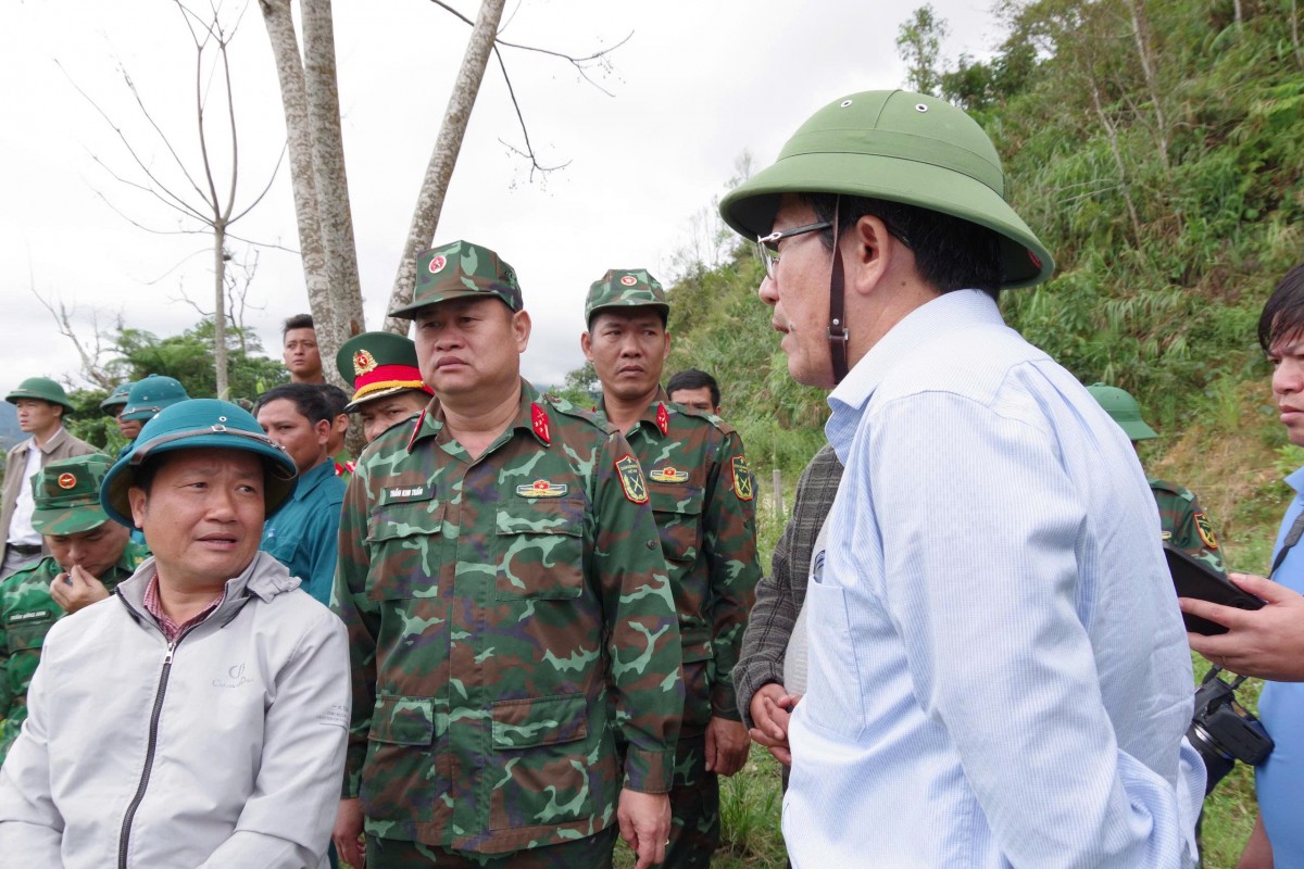 Lãnh đạo TP Đà Nẵng kiểm tra công tác ứng phó sạt lở tại xã Hùng Sơn