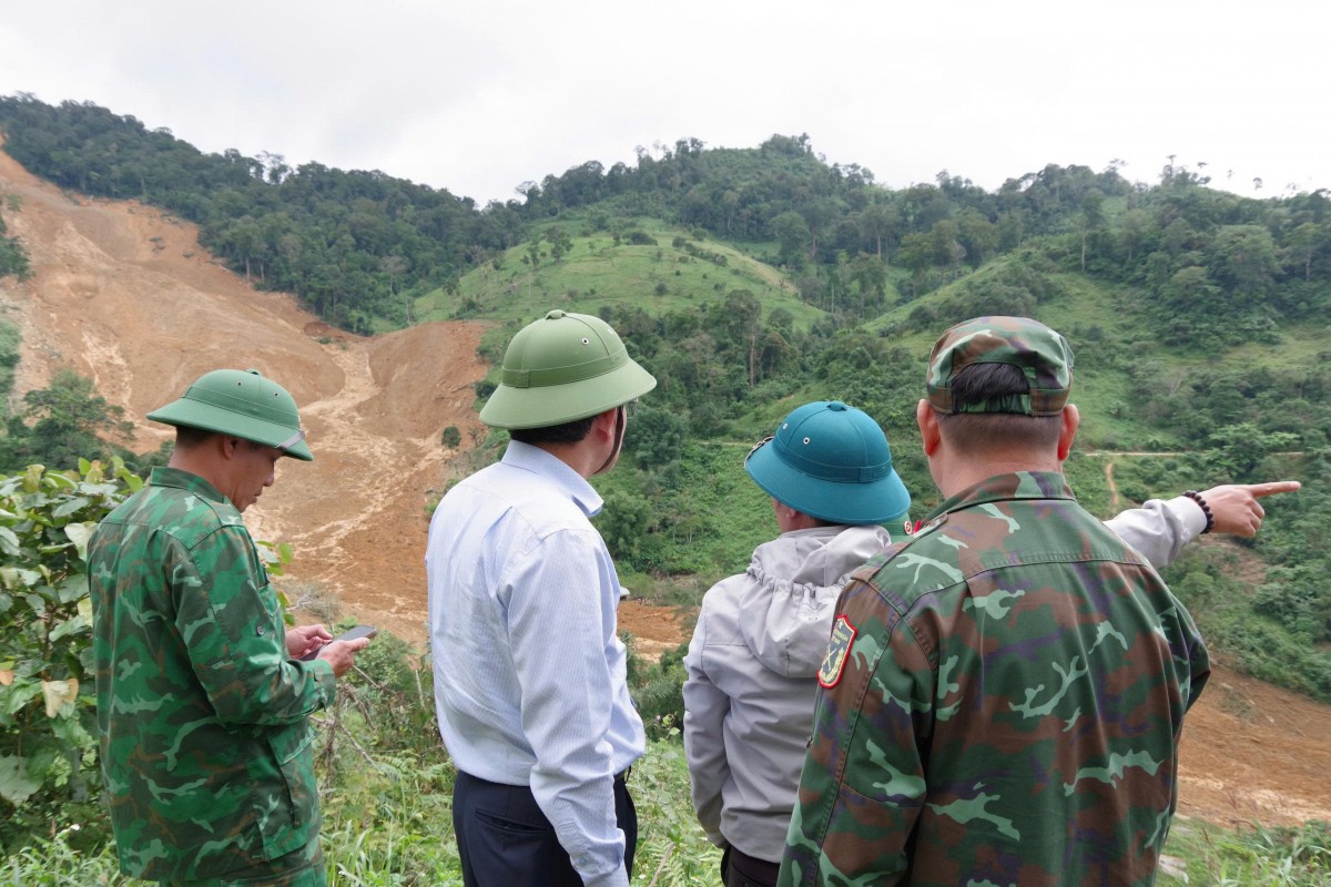 Lãnh đạo TP Đà Nẵng kiểm tra công tác ứng phó sạt lở tại xã Hùng Sơn