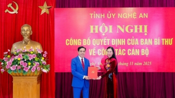 Chủ tịch UBND tỉnh Hà Tĩnh giữ chức Phó Bí thư Tỉnh ủy Nghệ An