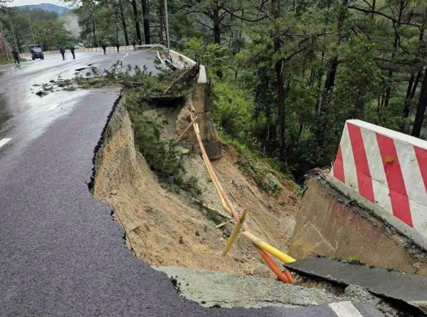 Lâm Đồng công bố tình huống khẩn cấp về thiên tai tại tuyến đường đèo Prenn