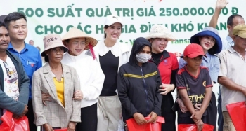 Các mạnh thường quân chung tay vì người nghèo tại xã Ea Ô