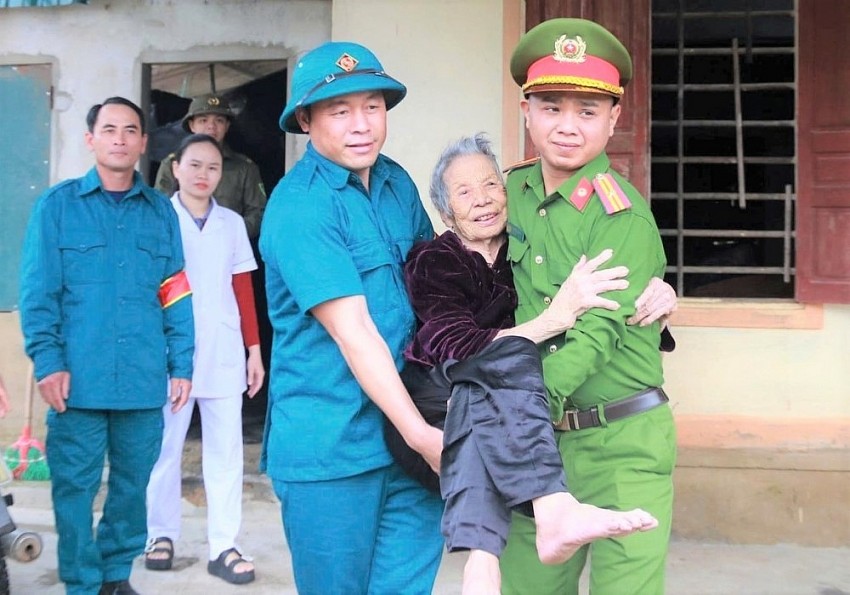 Di chuyển, sơ tán người dân khỏi vùng ngập lụt tại cuộc diễn tập