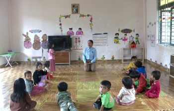 Đoá hoa rừng tặng cô: Câu chuyện cô giáo Hồ Thị Nhi miệt mài "gieo chữ"