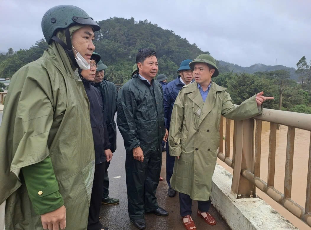 Chủ tịch tỉnh Đắk Lắk chỉ đạo cứu dân, yêu cầu tuyệt đối không để dân đói, rét