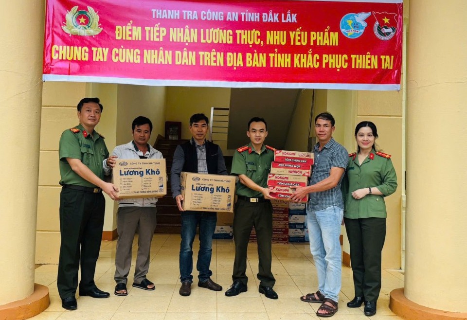 Thanh tra Công an tỉnh phát huy truyền thống "Tương thân tương ái, lá lành đùm lá rách"