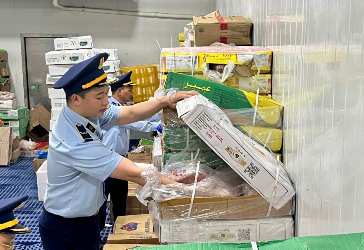 Tăng cường kiểm tra, kiểm soát thị trường hàng hóa trước tình hình mưa bão diễn biến phức tạp