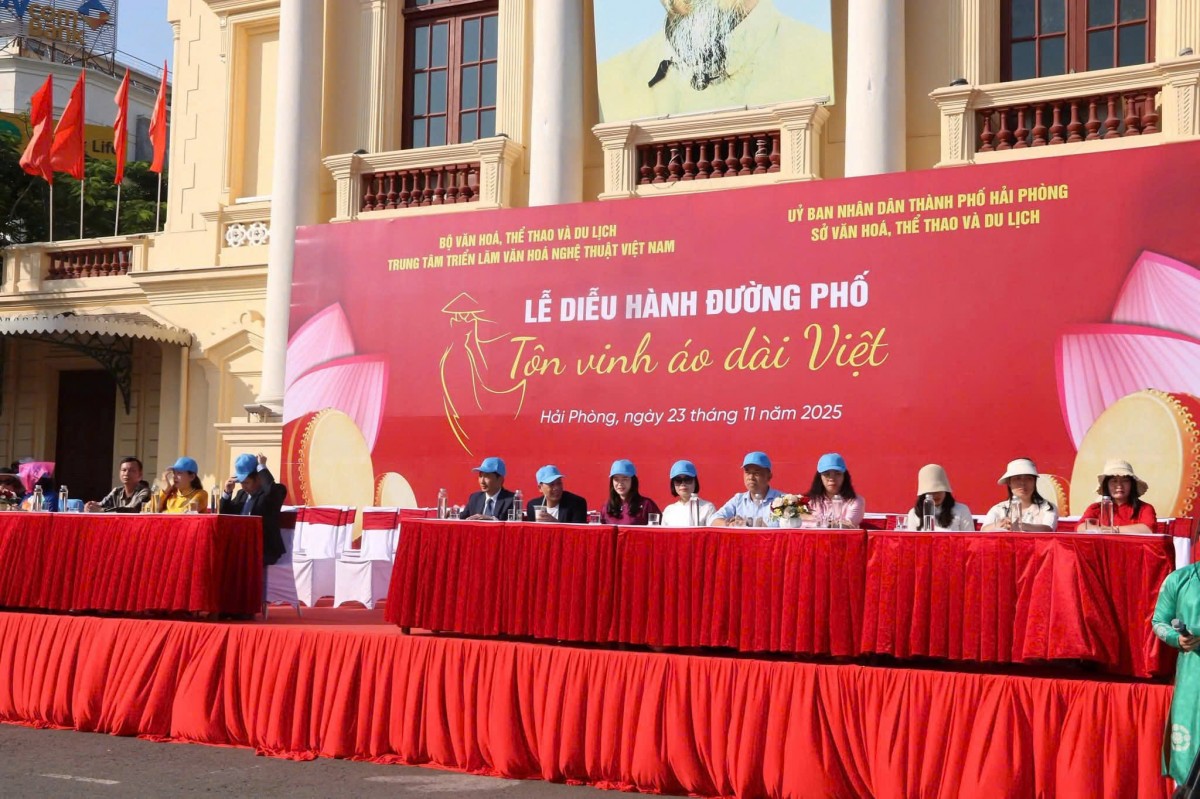 Hải Phòng tổ chức diễu hành – Tôn vinh áo dài Việt Nam