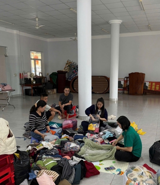 Đắk Lắk: Cận cảnh những chiến sỹ cảnh sát hình sự "hành động" hướng về đồng bào vùng lũ lụt