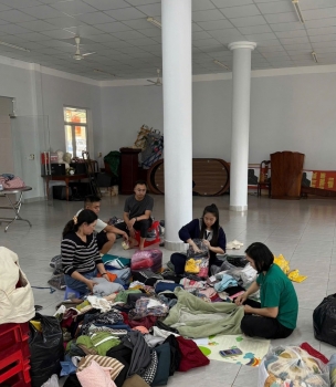 Đắk Lắk: Cận cảnh những chiến sỹ cảnh sát hình sự "hành động" hướng về đồng bào vùng lũ lụt