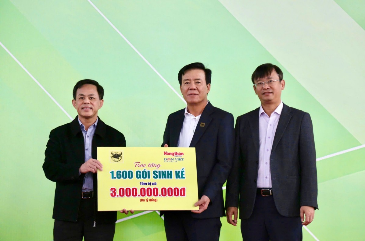 Bình Điền trao 1.600 gói sinh kế giúp nông dân Thanh Hoá tái thiết sau bão lũ