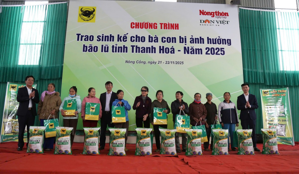 Bình Điền trao 1.600 gói sinh kế giúp nông dân Thanh Hoá tái thiết sau bão lũ