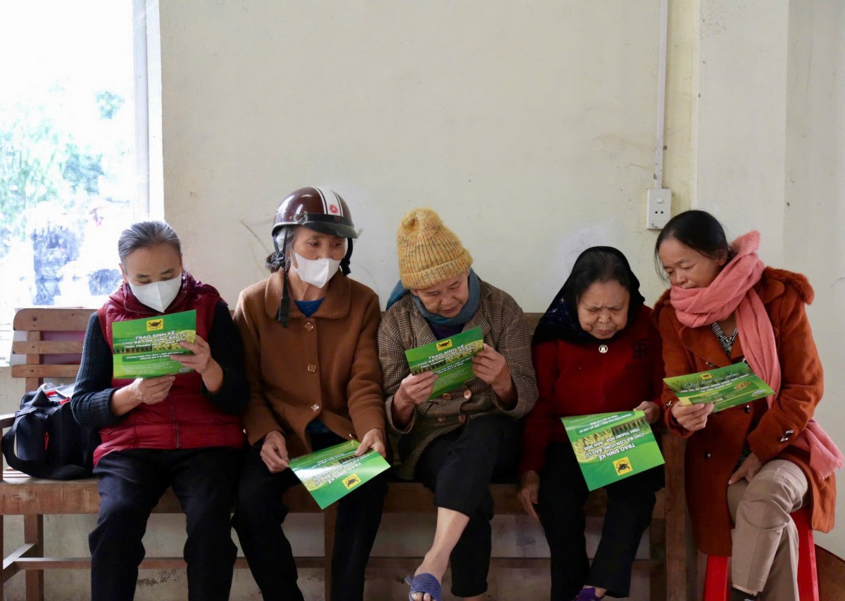 Bình Điền trao 1.600 gói sinh kế giúp nông dân Thanh Hoá tái thiết sau bão lũ