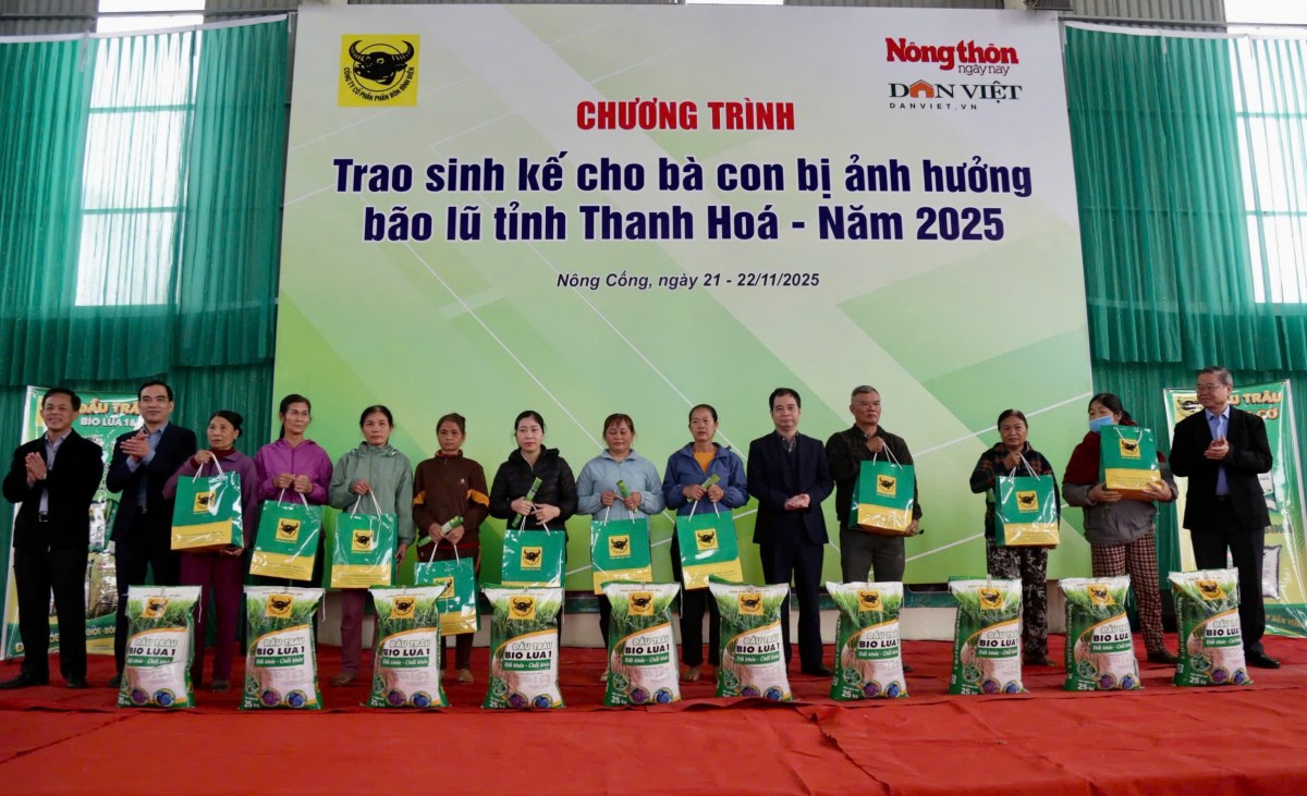 Bình Điền trao 1.600 gói sinh kế giúp nông dân Thanh Hoá tái thiết sau bão lũ